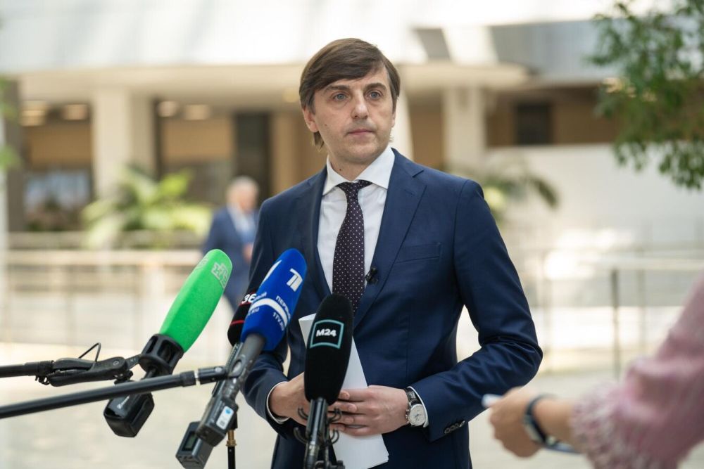 Школы Запорожской области будут работать по российским стандартам