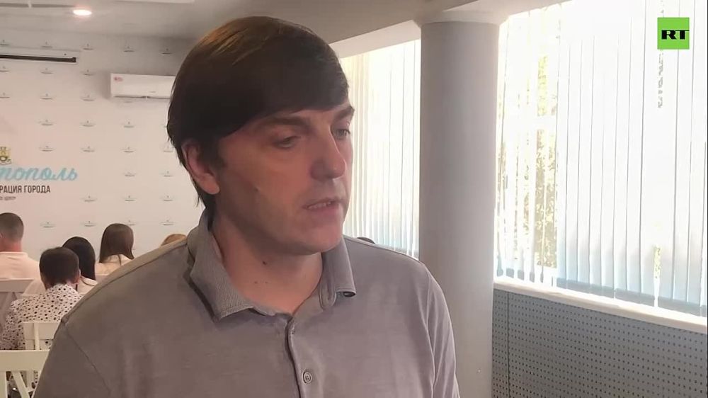 Глава Минпросвещения России Сергей Кравцов обсудил с учителями и директорами в Запорожье подготовку школ к новому учебному году