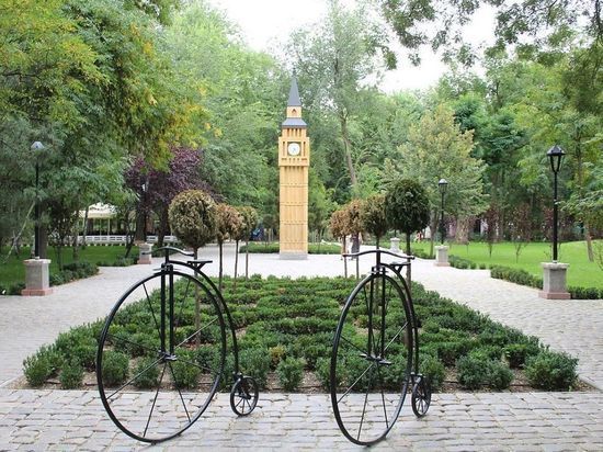 В Мелитополе в результате ночного обстрела повреждены жилые дома