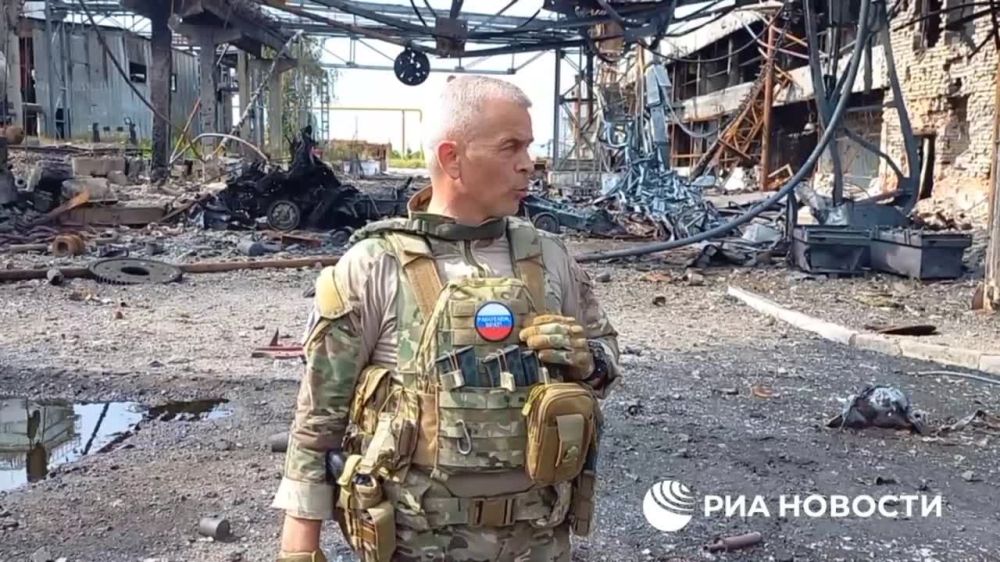 Крыша элеватора в городе Пологи в Запорожской области рухнула в результате обстрела со стороны украинских войск, рассказал РИА Новости глава районной администрации Степан Лопатин