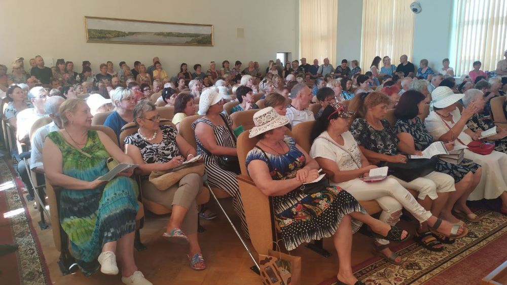 Для старших домов будет разработана система льгот - об этом на совещании со старшими многоэтажного сектора сообщила глава Администрации Мелитополя Галина Данильченко