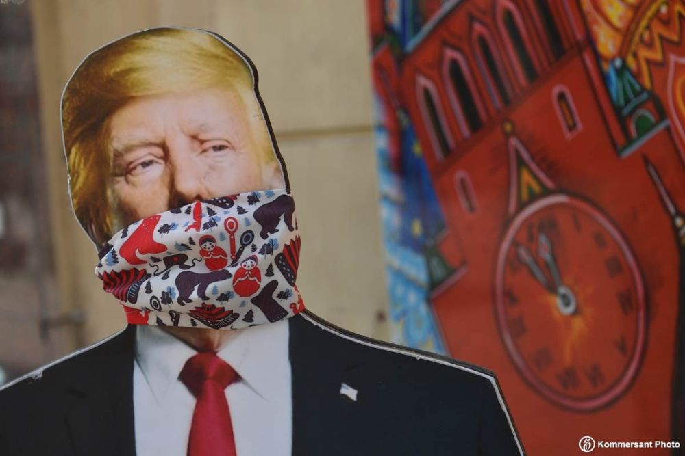 Обстрелы Запорожской АЭС, взрывы на военном аэродроме в Крыму и обыск резиденции Дональда Трампа