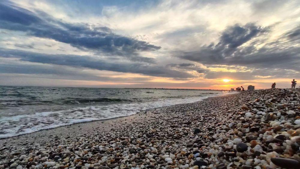 В Евпатории предположительно сработала система ПВО