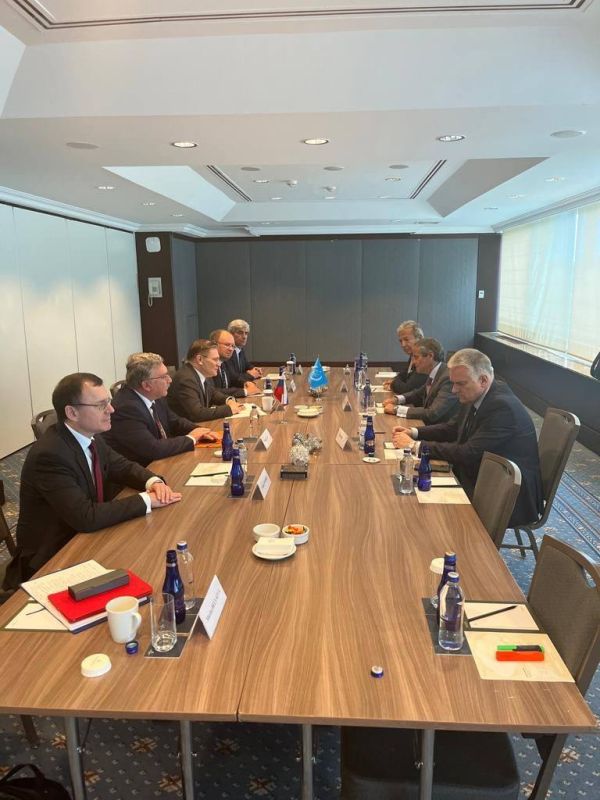 Глава Росатома Алексей Лихачев провел встречу в Стамбуле с гендиректором МАГАТЭ Рафаэлем Гросси