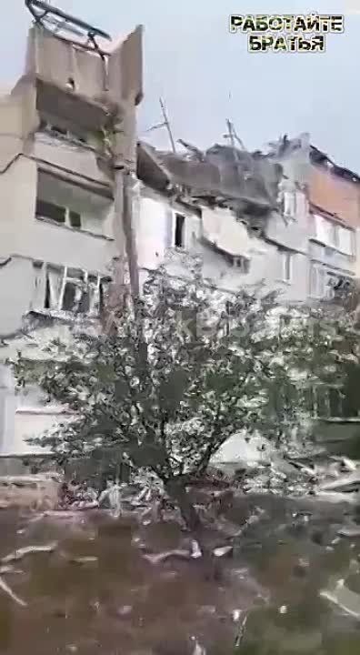 ���������� ����� ��� �� ������ ���� � ���������, ����������� �������, ������� 4 ��������, ����� ������� 1 ������� � 1 ���� � ����� �����������