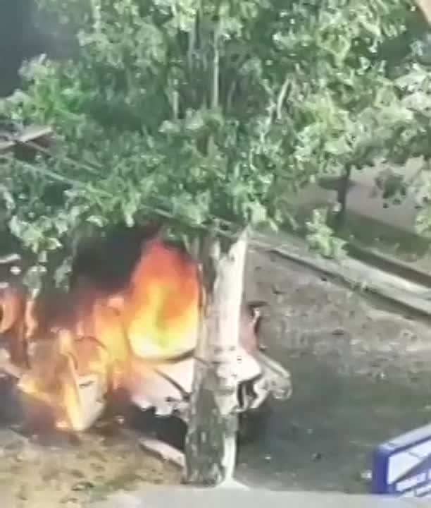 Комендант Бердянска Артем Бардин оказался целью боевиков, которые подорвали его автомобиль в центре города