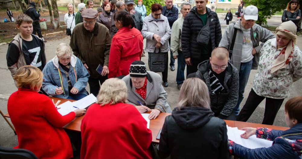 ИНСОМАР: Большинство жителей Донбасса поддерживает присоединение к РФ