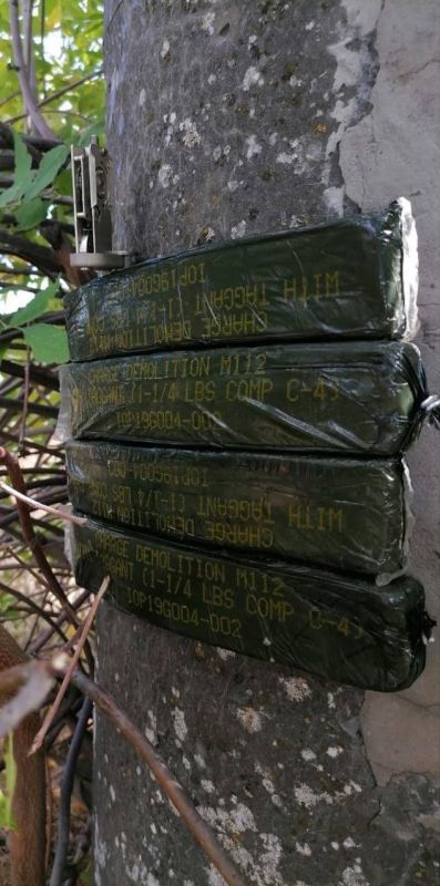 Юрий Котенок: Американская взрывчатка, обнаруженная сегодня на опоре ЛЭП в н.п. Акимовка Мелитопольского района Запорожской области