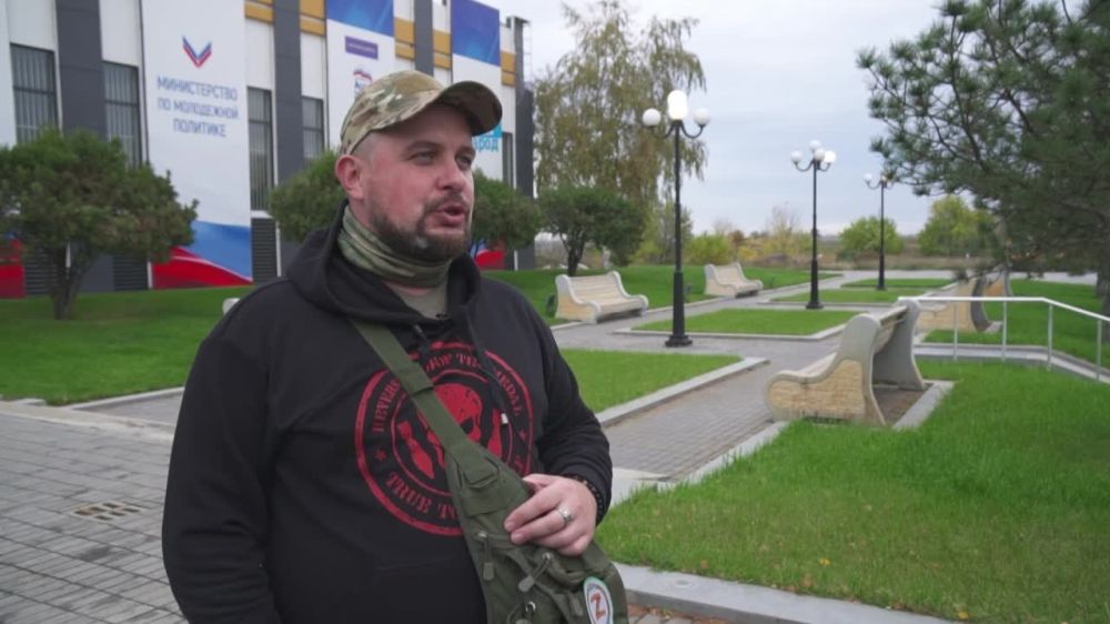 Военный корреспондент Владлен Татарский и корреспондент «Комсомольской правды» Дмитрий Стешин провели мастер-класс для молодежи Мелитополя