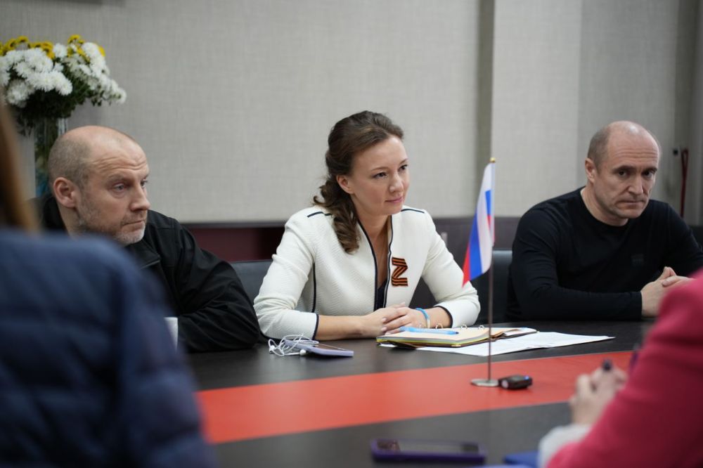 Сегодня с рабочим визитом Запорожскую область посетила заместитель Председателя Государственной Думы Федерального Собрания Российской Федерации, заместитель секретаря Генерального совета партии «Единая Россия» Анна Кузнецова