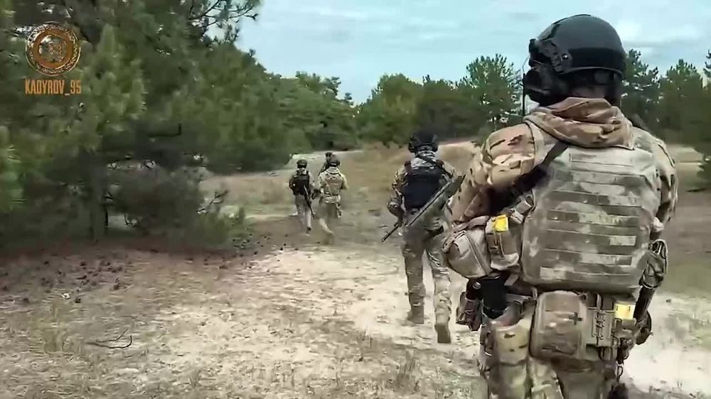 Представители Росгвардии наградили главу нашего города Александра Волгу почетной грамотой