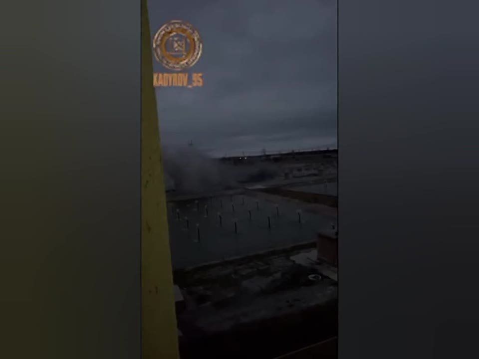 Рамзан Кадыров опубликовал кадры последствий массированного артиллерийского обстрела Запорожской АЭС со стороны ВСУ. Повреждения получили стратегические объекты