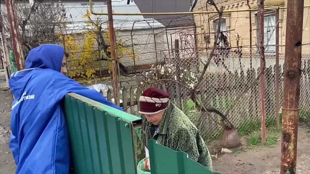 Галина Данильченко: Все ваши заявки, дорогие мелитопольцы, в которых вы указываете на необходимость оказания адресной гуманитарной помощи, обрабатываются и передаются в работу