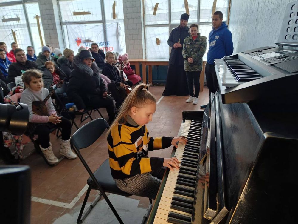 Анна Кузнецова: Холод нам не помеха- в Волновахе открыли детский досуговый центр "Единой России"! Он расположился на базе воскресной школы при Свято-Тихвинском храме