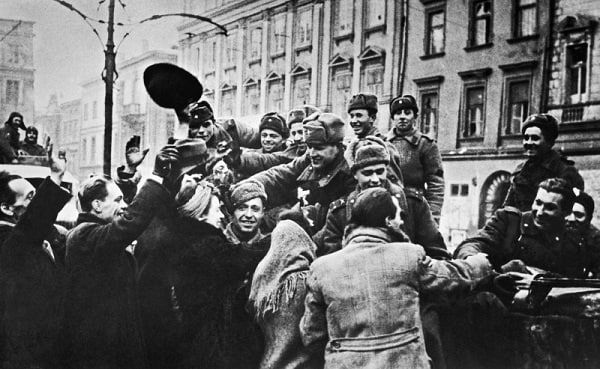19 ������ 1945 � ��������� ������ ���������� ����� � ������