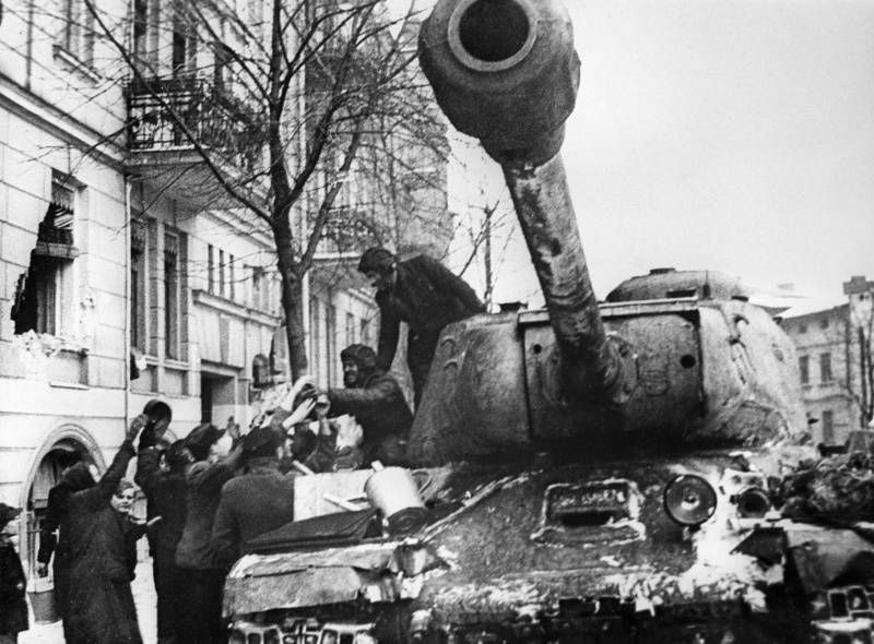 ��������� ������ 3 ������� 1945 ���� ����� �� ���� � ����� ��������� �� ��� �������� ������ � ������� �������, �������, �������� � ��������, ��� ����� ����������� �����-������...
