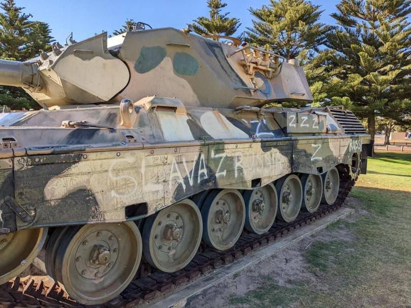 �� ������� ���������� ����� Leopard � ��������� ����������� �������� ������ ������!� � ������ �Z�, � ������� The West Australian