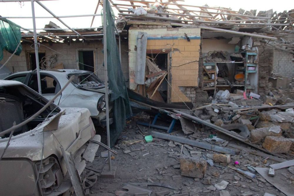 Глава администрации Мелитополя Галина Данильченко опубликовала кадры с последствиями ночного обстрела ВСУ