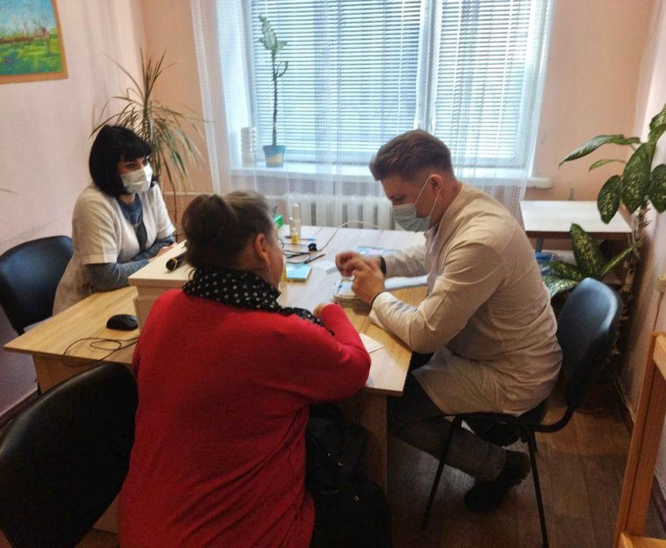 В Токмаке с помощью шефов из Пензенской области организовали приём врача-эндокринолога