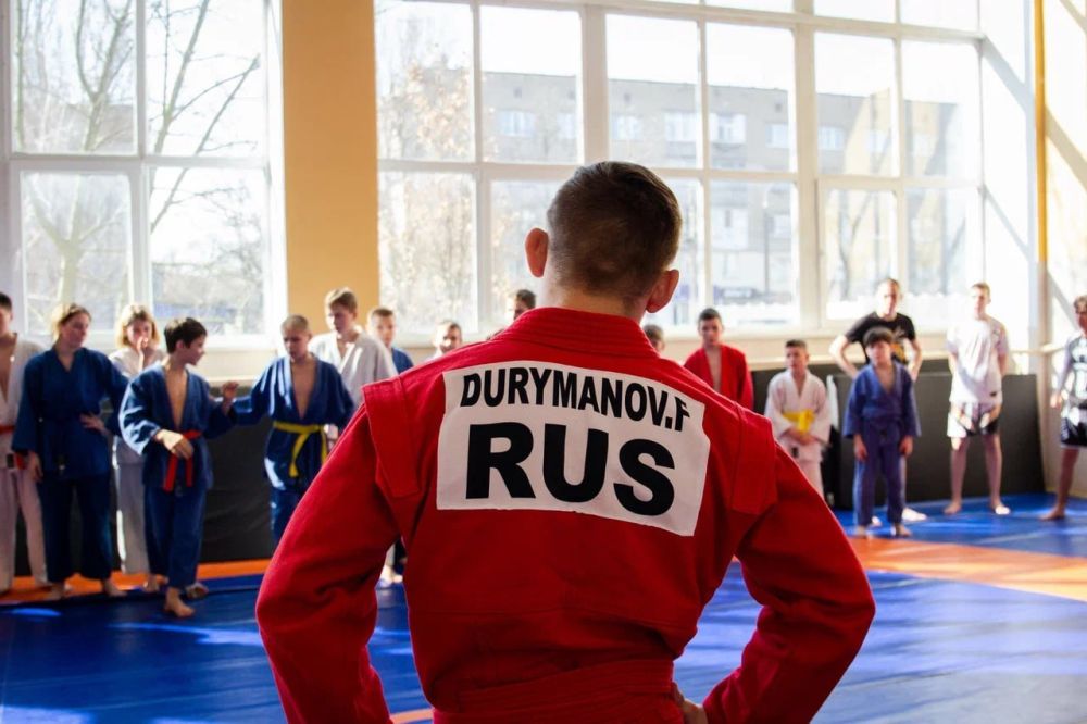 Чемпионы Мира по боксу и боевому самбо провели мастер-класс для мелитопольских спортсменов