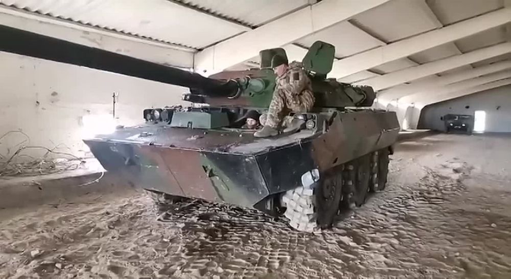 Андрей Руденко: Колесные танков AMX-10RC которые нацистам были любезно поставлены Францией уже вблизи линии соприкосновения