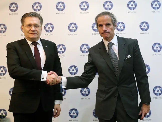 Гендиректор «Росатома» Алексей Лихачев в Калининграде обсудил с главой МАГАТЭ Рафаэлем Гросси ситуацию на Запорожской АЭС
