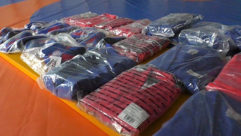 Юные спортсмены Запорожской области получили спортивную форму от севастопольских шефов