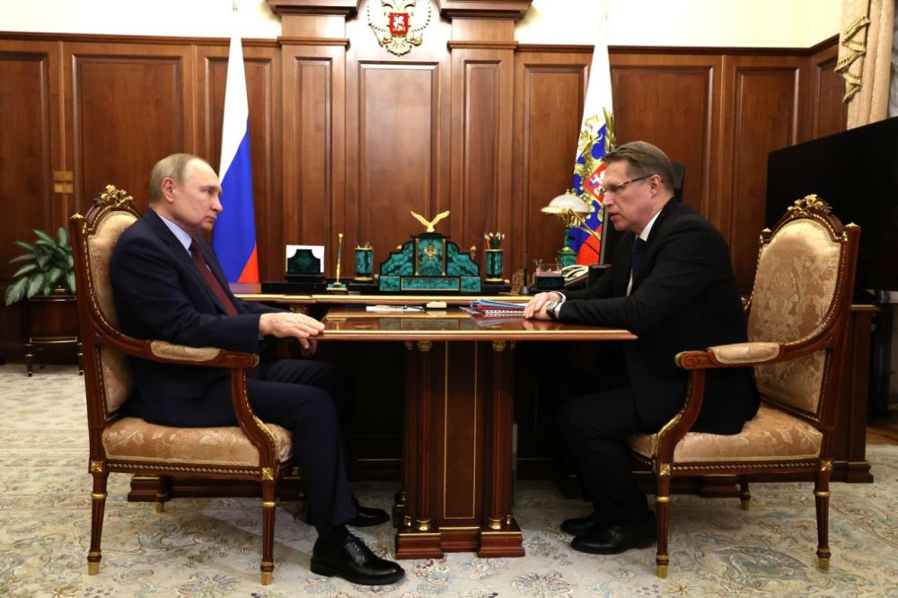 Строить в новых регионах современные и ремонтировать существующие медучреждения – Путин поставил задачу министру здравоохранения РФ