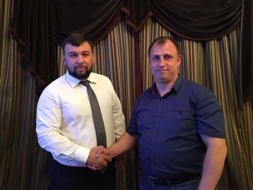 Глава ДНР Денис Пушилин высоко оценил работу объединения профсоюзов России СОЦПРОФ и ее лидера Сергея Вострецова