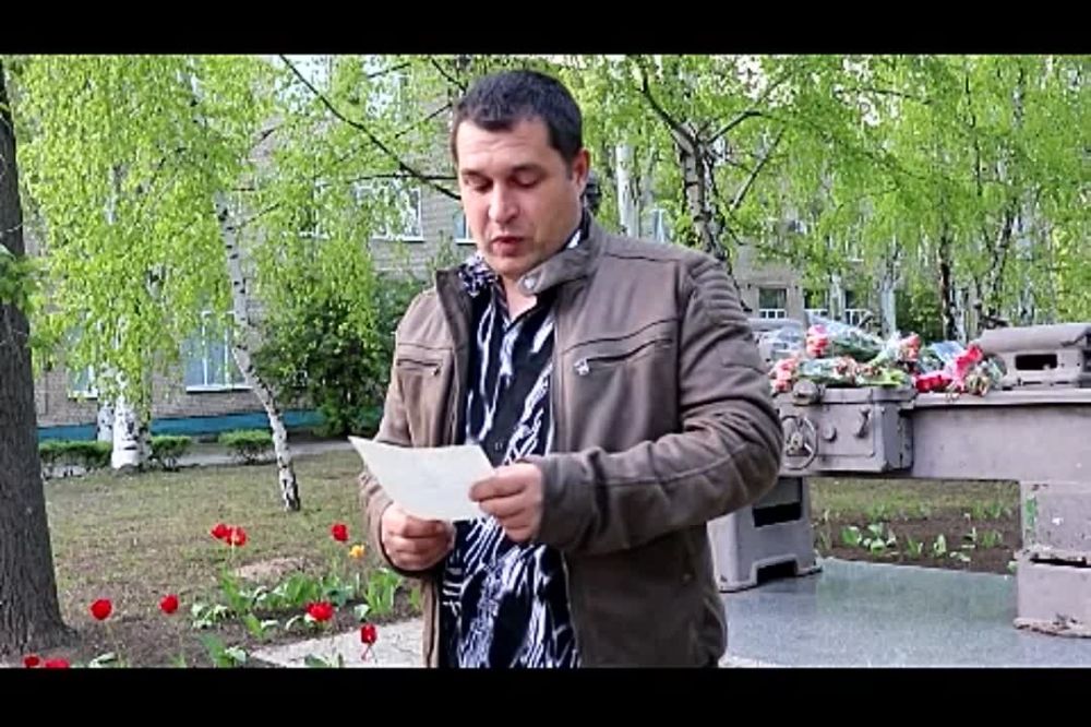 Представители профсоюзов и власти Запорожской области власти возложили цветы к памятнику трудящихся Запорожья