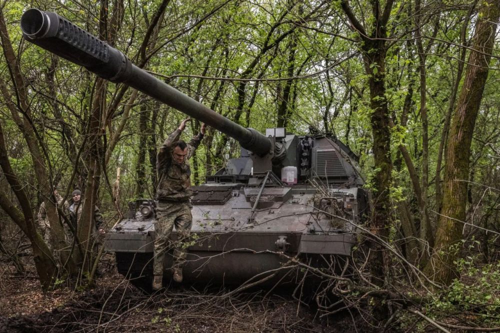 ������� �������� 155-��/52 ��� PzH 2000 ���������� 43-� �������������� ������� �� ����������� �����������