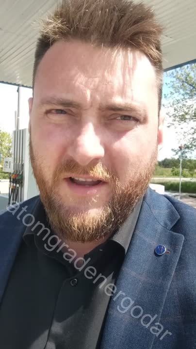 Директор по стратегическим коммуникациям АО ЭО ЗАЭС Алексей Ясинский почитал украинские паблики, где пишут что в Энергодар не поставляют топливо, а на заправках очереди и полнейший ажиотаж