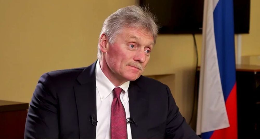 Россия – слишком сильное государство, чтобы сдавать свои позиции под давлением Запада, заявил Песков