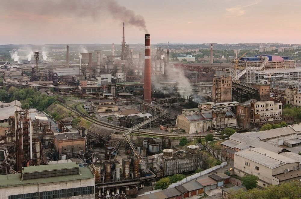 � ����� �������� �������� ����� 700 ������������ �����������