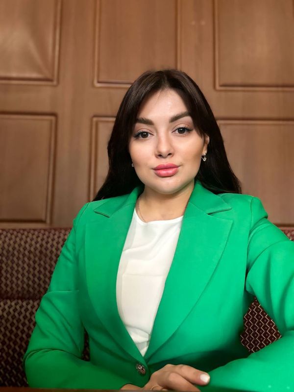 Евгений Лисицын: Уважаемые мои зрители, моя жена Анна Лисицына оказывает психологическую помощь жителям освобожденных...