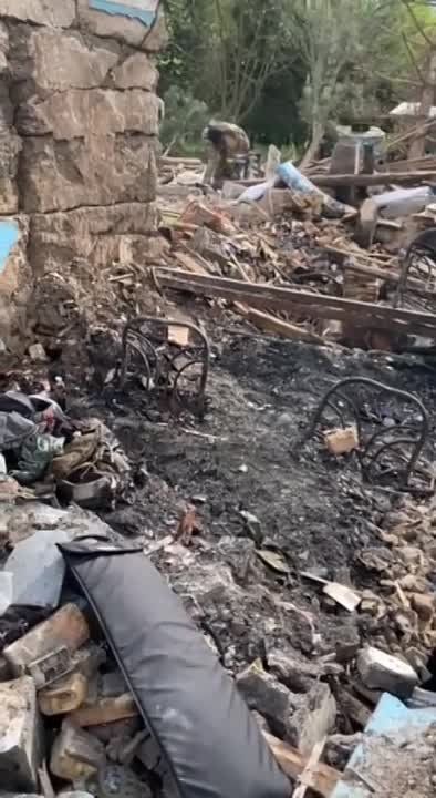 Юрий Котенок: Архивные кадры с Запорожского направления — база бандеровского спецназа "Сафари" после ракетного удара