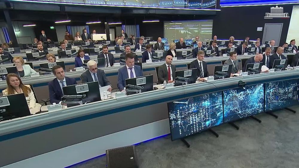 Михаил Мишустин провел стратегическую сессию, посвященную интеграции новых регионов