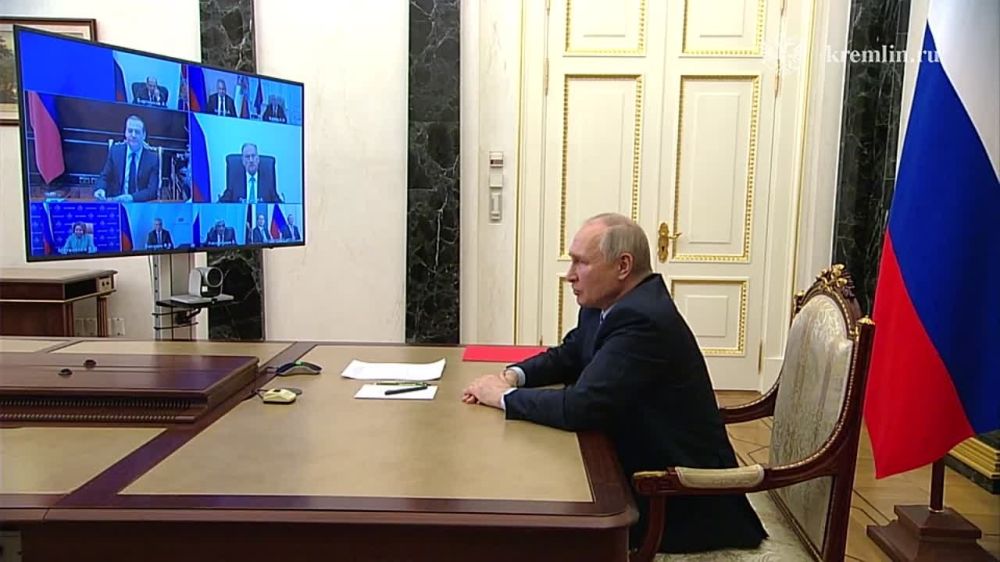 Недоброжелатели России предпринимают попытки раскачать ситуацию внутри страны, заявил Путин