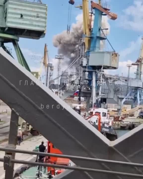Андрей Руденко: Кадры взрывы в Бердянском порту
