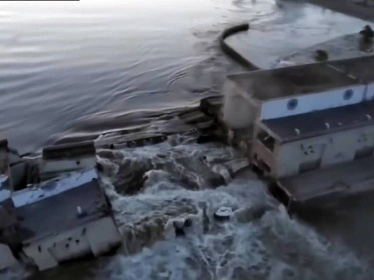 Шольц назвал разрушение Каховской ГЭС "новым измерением" конфликта на Украине