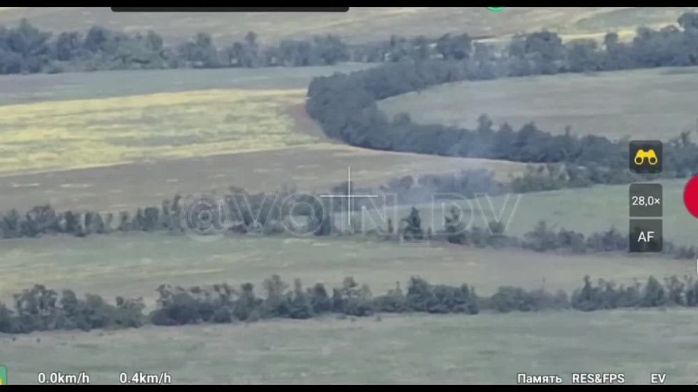 Андрей Руденко: Запорожский фронт. Наши артеллеристы уничтожают технику противника. Сейчас на Ореховском направлении идут тяжелые бои. ВСУ лезут отовсюду, получают по зубам, отходят и снова лезут