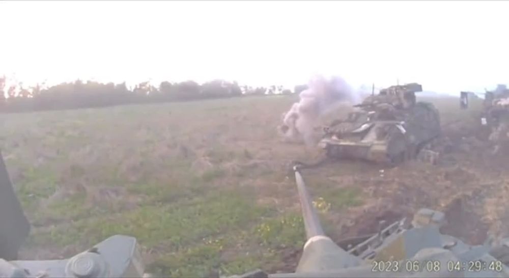 Андрей Руденко: Видео с украинской стороны- момент накрытия колоны всу на Запорожье