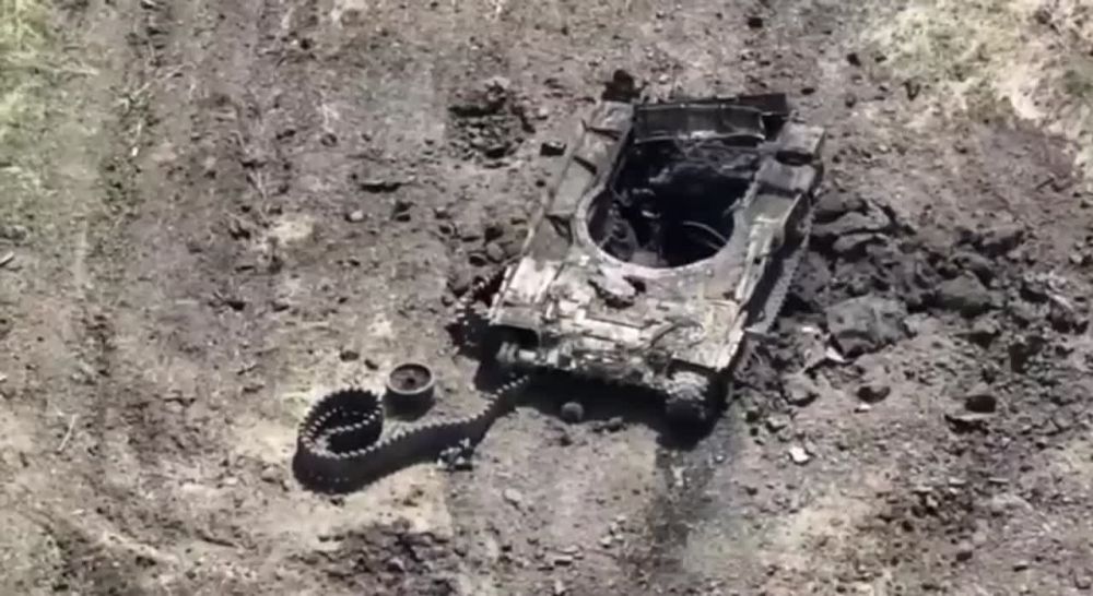 Сергей Колясников: Потери техники украинских войск на Запорожском направлении за последние сутки: девять танков, из которых...