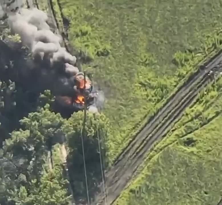 Андрей Руденко: Запорожье. При попытке высадить украинский десант нашими силами были уничтоженных два американских International MaxxPro ВСУ