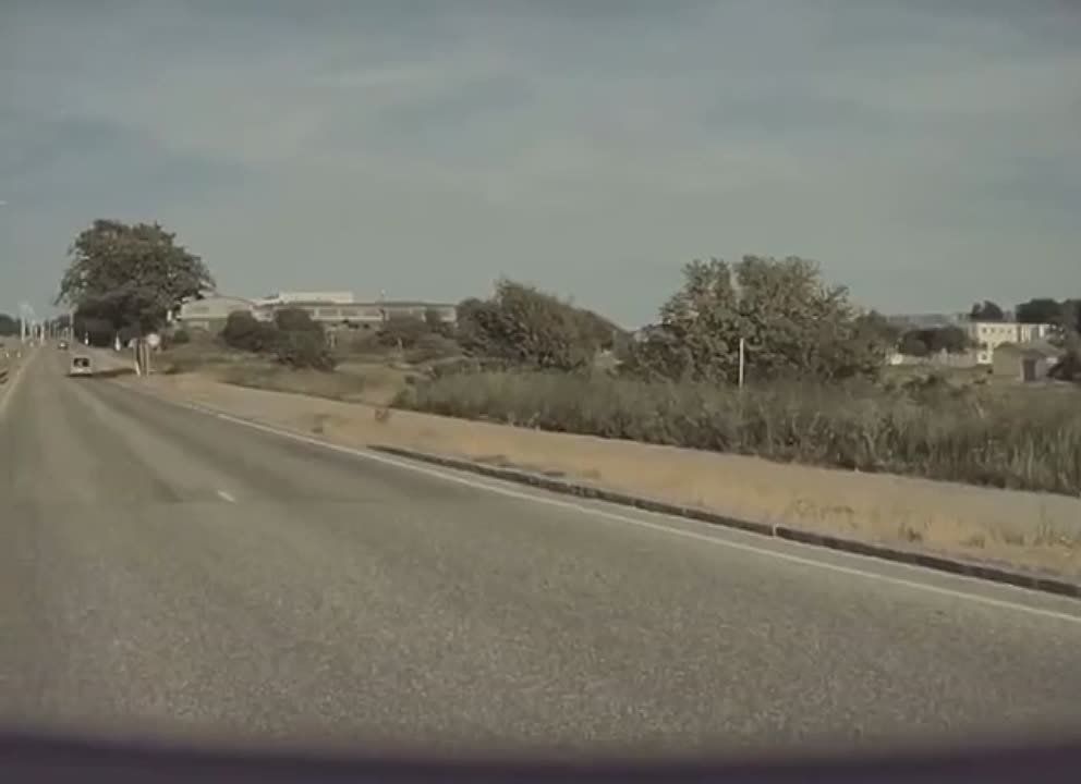 Tesla �������� �������� ����� ������ � ����������, ��������� � �� �����������