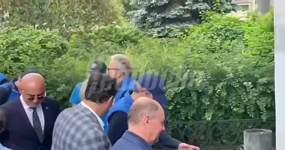 Глава МАГАТЭ Рафаэль Гросси посетил Запорожскую АЭС, чтобы оценить работу станции после украинского теракта на Каховской ГЭС