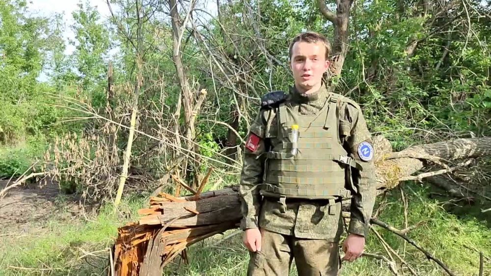 Это видео от парня, который исполняет долг в зоне СВО в Запорожской области