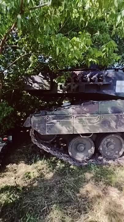 ��������� �������� ���� Leopard 2A6 �� ������ ��� � ���� ���������������� ���������� ����� �� ����������� ����������� ������
