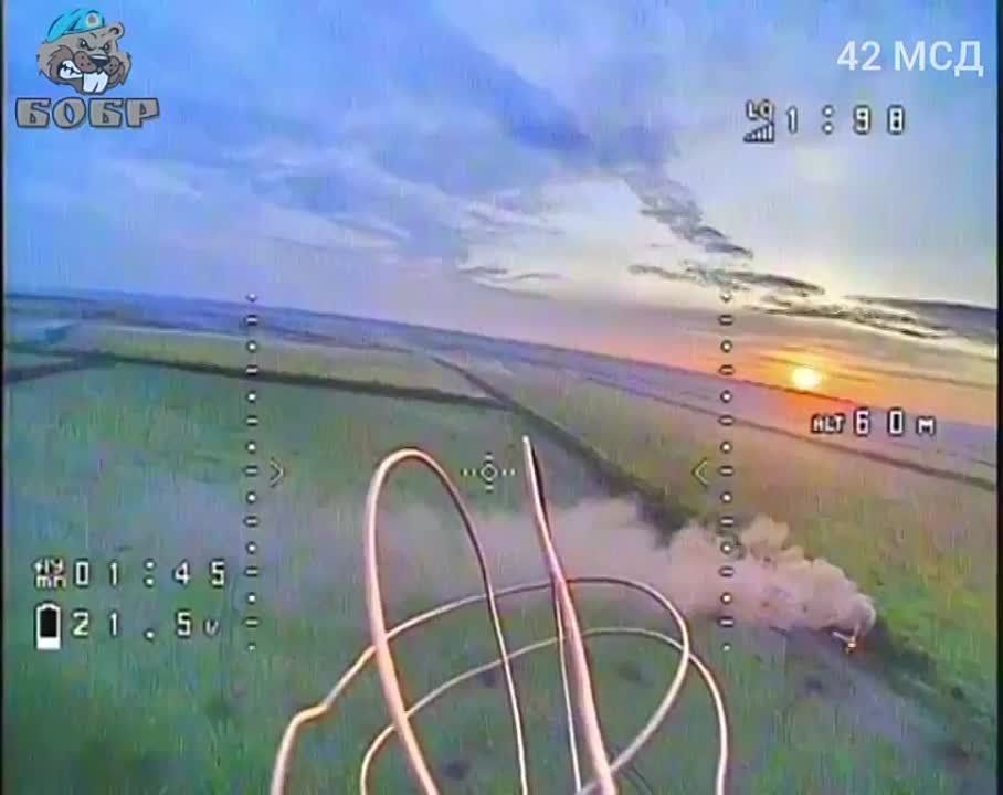 ����� � ���� ��������� ����� ����������� FPV-������ ������������� ��� M1097 Avenger �� ���� ��������������� HMMWV