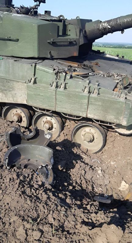 Юрий Котенок: Запорожское направление — украинский Leopard 2A4, подорвавшийся на мине, а затем обработанный из ПТРК